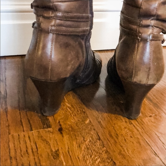 Brown leather Wedge boots - Picture 4 of 5